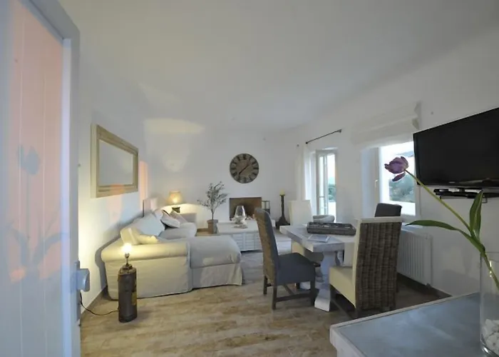 Paros Butterfly * Пунда