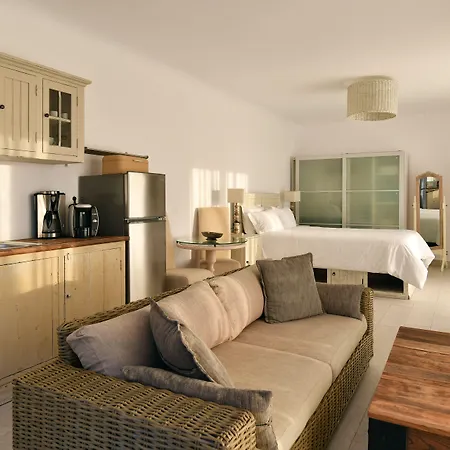 Paros Butterfly * Πούντα