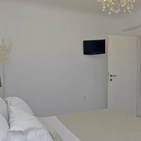 Paros Butterfly * Πούντα